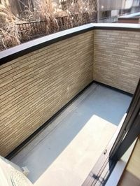 落ち着いた時間を過ごせるバルコニーです