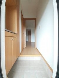 明るい玄関です