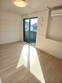 こちらのリビングで趣味の時間をお楽しみください