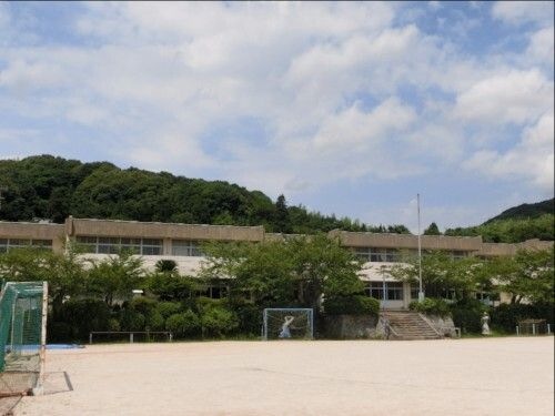 周南市立戸田小学校
