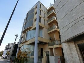 コロナール甲子園の外観