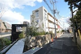 月見山鶴亭の外観