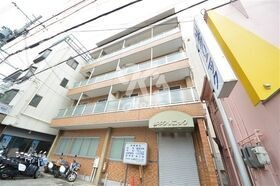 ロイヤルコートナグラの外観