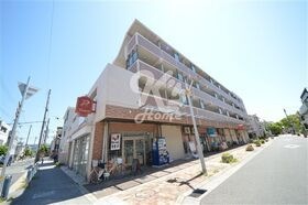 シャロン鷹取東の外観