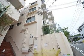 シャロン長田の外観