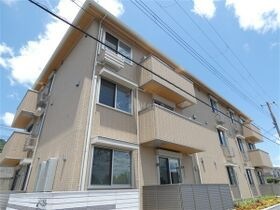 エレナ本山の外観