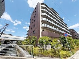 LaDouceur西宮北口の外観
