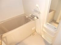 ゆったりとしたバスルーム