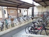 屋根付き駐輪場あり！