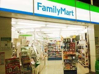 ファミリーマート みなと元町駅前店