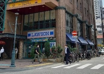 ローソン 神戸国際会館前店