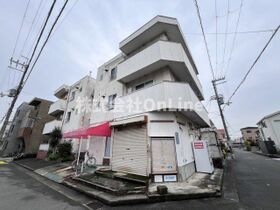 三上マンションの外観