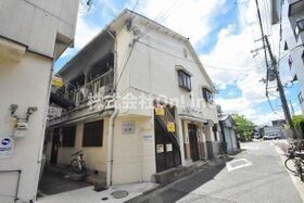 ハイツ石村の外観