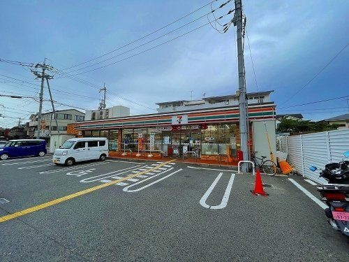 写真：セブンイレブン 東大阪小阪本町2丁目店