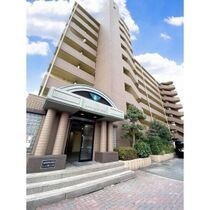 シャトー・レイクルイーズの外観