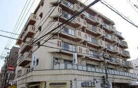 岡田ビルの外観