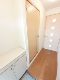 毎日通る玄関はこちらです