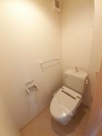 コンパクトで使いやすいトイレです