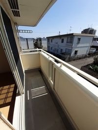お洗濯にも便利なバルコニー付き