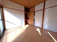 明るい洋室です