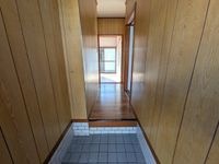 収納もある玄関です