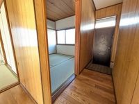 明るい玄関です