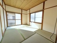 フローリングだけでなく、和室もあります