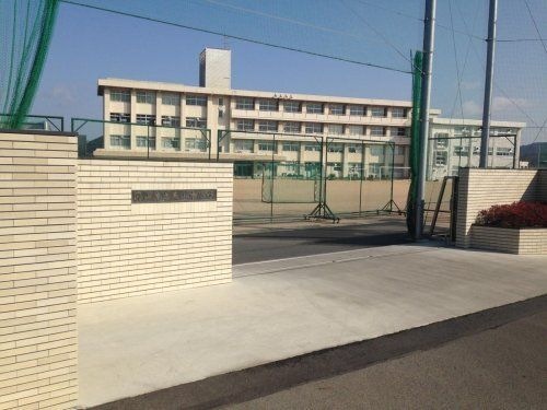 東山中学校