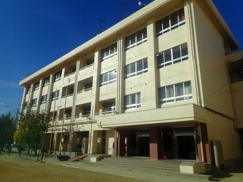 芳明小学校
