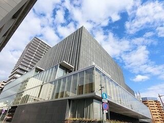 写真：ライオンズタワー岡山千日前の外観