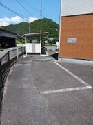 駐車場があるので、車を買う予定の方も安心です