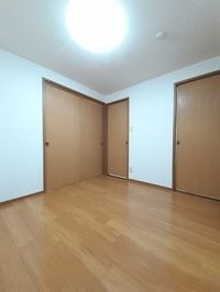 ゆったり過ごせる居間です