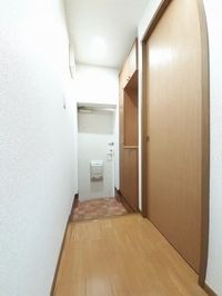 明るい玄関です
