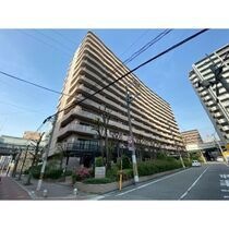 フロンティアタワー難波EASTの外観
