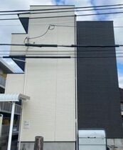 コンパルサ次屋の外観