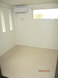 同建物内、別のお部屋の参考写真になります。