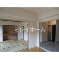 同建物内、別のお部屋の参考写真になります。