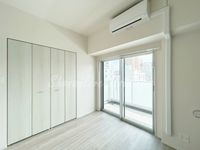 落ち着いて過ごせるお部屋なので、寝室にいかがでしょうか