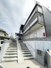 清潔感のあるエントランスです♪