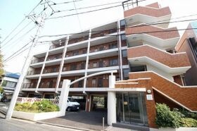 アゼリア旭ヶ丘の外観
