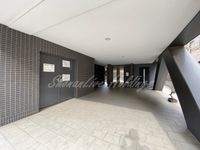 重厚で防犯性の高いエントランス♪