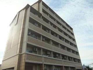 写真:マローン新福の外観