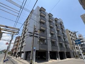 プレイヤー新屋敷の外観