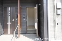 毎日通る玄関はこちらです