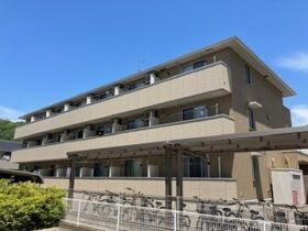グラッサ新広の外観