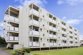 ビレッジハウス江戸川台4号棟の外観