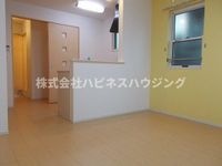 ゆったり過ごせる居間です