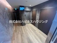 1階エントランスホール エレベーターあり