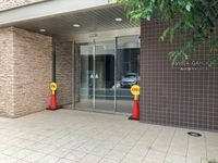 落ち着いたエントランスです