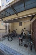 敷地内・建物